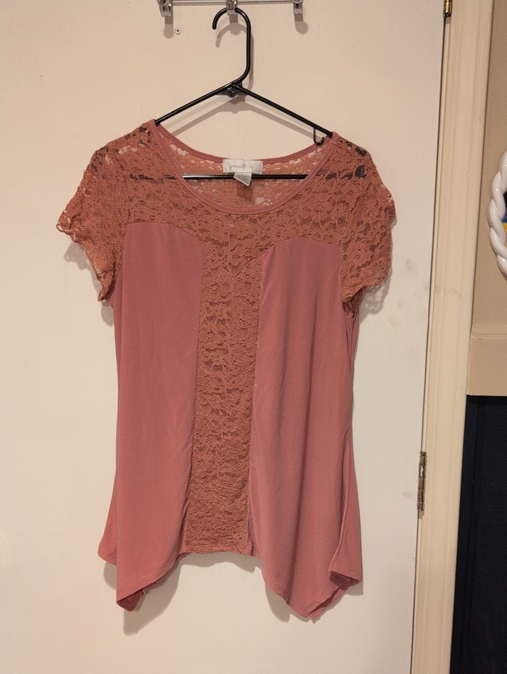 Women's Lace Yoke Scoop Neck Blouse in Dusty Rose